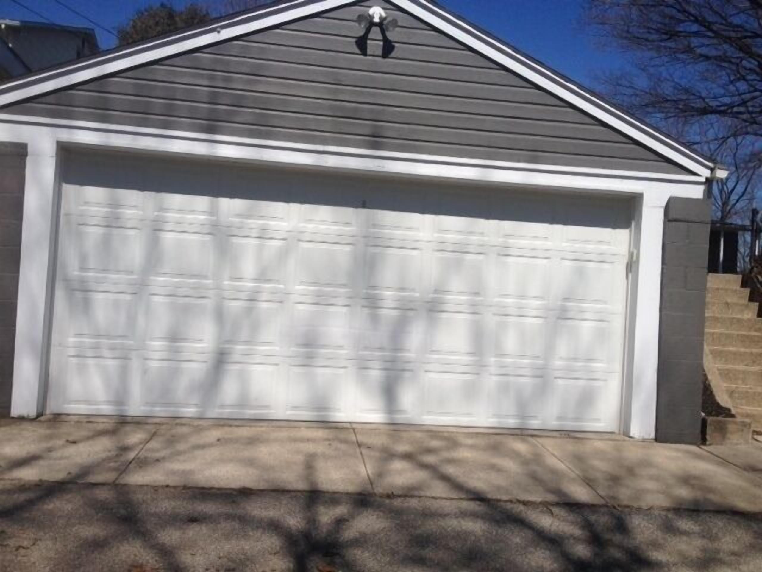 Comfortable & Cozy Lakefront Home- Dog Friendly Near Wineries & Skiing