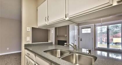 Charming newly remodeled 1 BD Condo near PC Mountain Resort