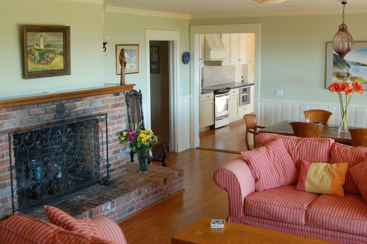 Photo 15 of An irresistable oceanfront vacation home in the heart of historic St Augustine!