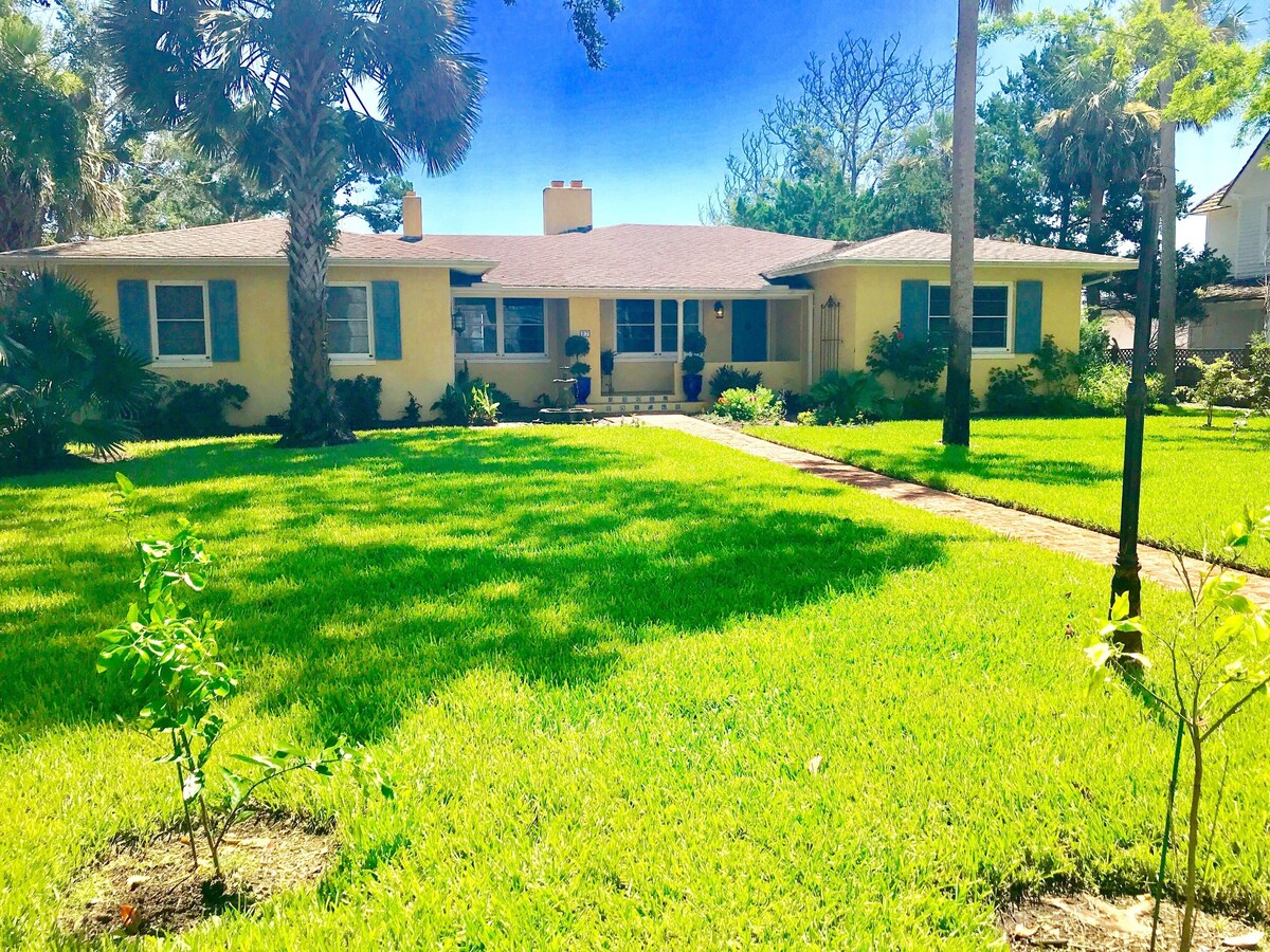 Photo 2 of An irresistable oceanfront vacation home in the heart of historic St Augustine!