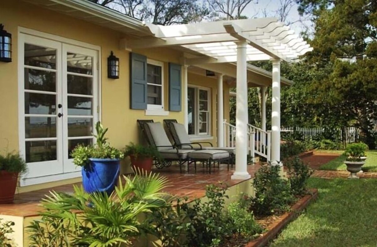 Photo 4 of An irresistable oceanfront vacation home in the heart of historic St Augustine!