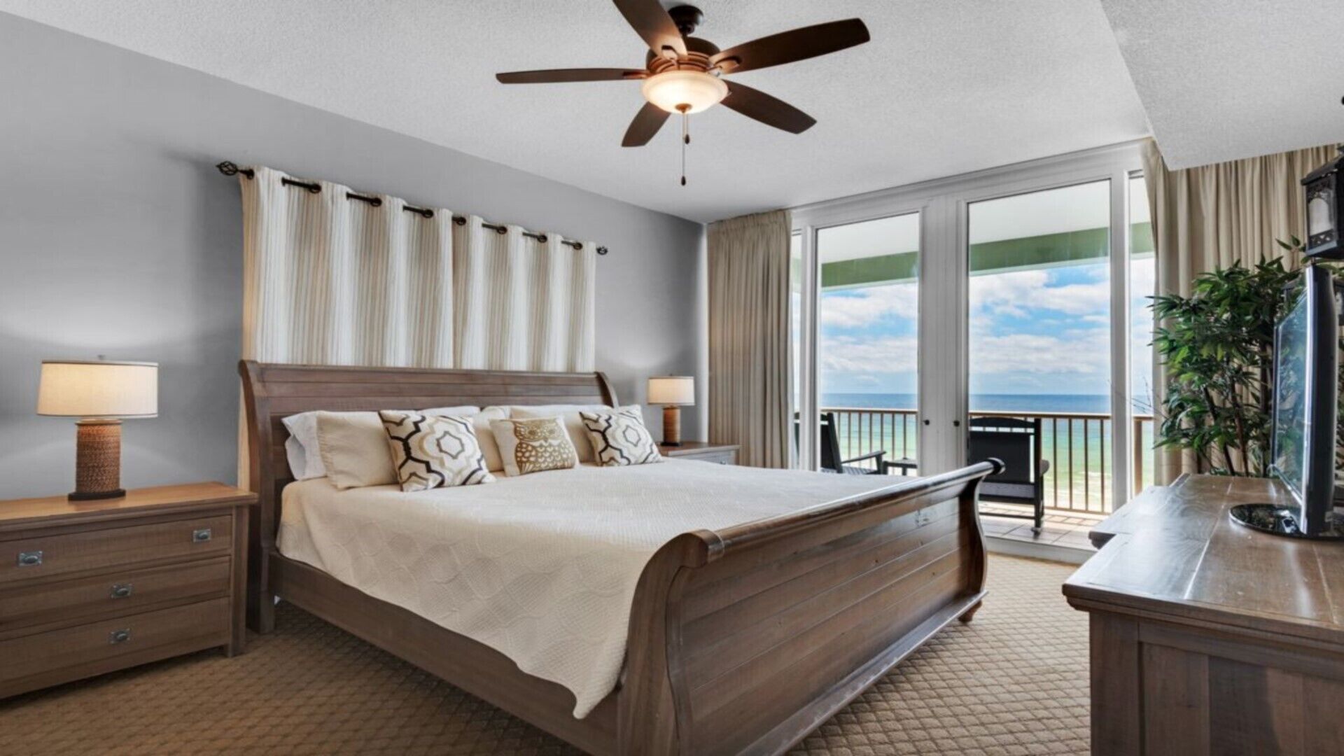 Luxury at it's finest! Penthouse unit overlooking the beautiful Gulf of Mexico!