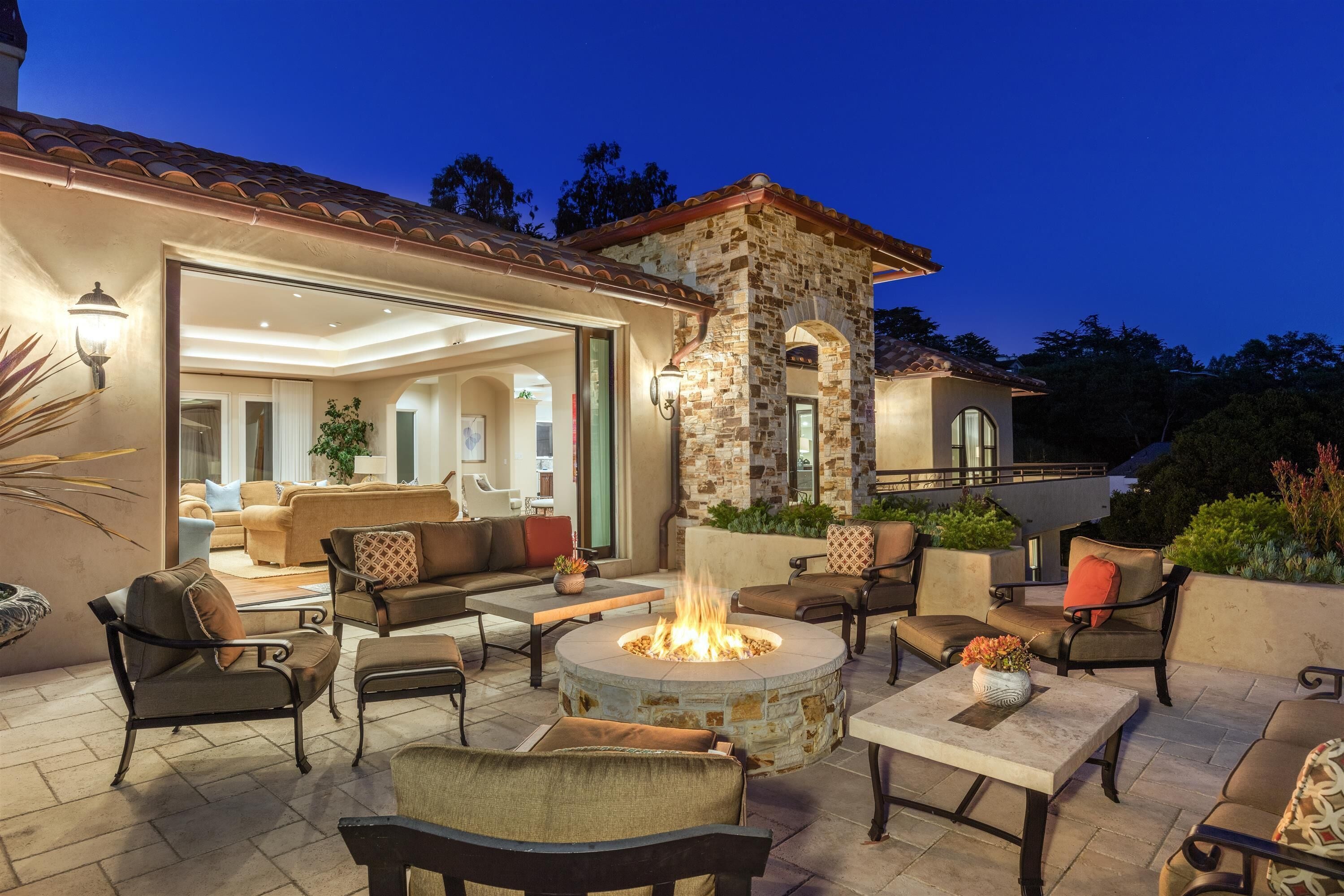 New, Luxury, Sunny, Gated Home in heart of Carmel-by-the-Sea (4BR+/3BA)