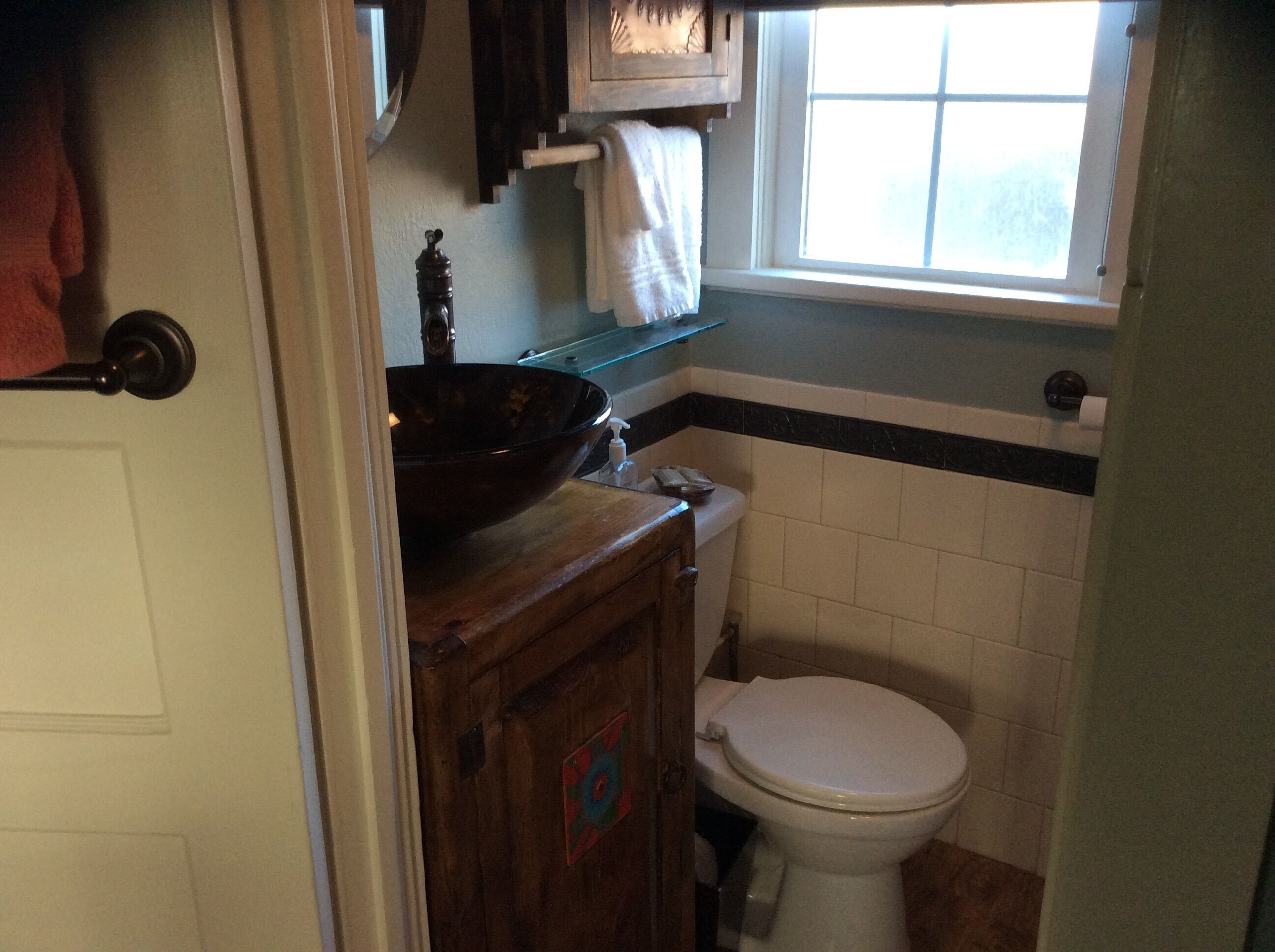 Tenderfoot Cottage Is A Jewel Located In Downtown Salida.