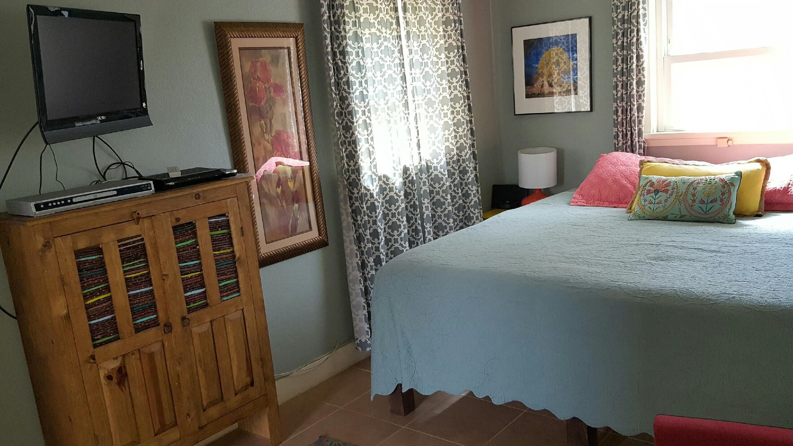 Tenderfoot Cottage Is A Jewel Located In Downtown Salida.