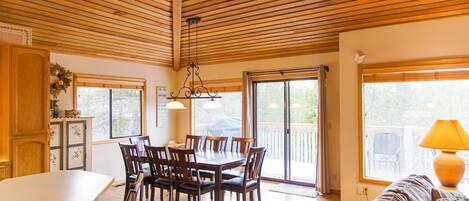 Smart TV, fireplace, DVD player, books