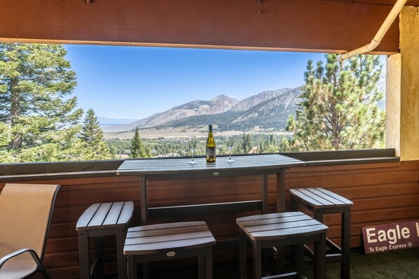 تناول الطعام بالخارج