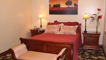 Comfort Single Room, 1 Queen Bed, Non Smoking | Desk, free WiFi, bed sheets