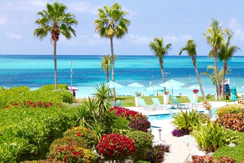 Oceanfront 2 b/r - Coral Gardens,  Grace Bay Beach!
A 10% const. disc is applied