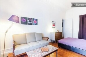 4 bedrooms, desk, iron/ironing board, travel cot - Big, Bright  4 Bedrooms - Great for Families, Friends, Professionals (Lisboa)