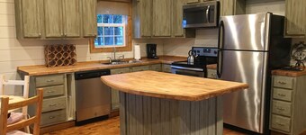 Leroy's  farmhouse 7 min to Memphis, ❤️1 pet free 2nd pet considered for fee