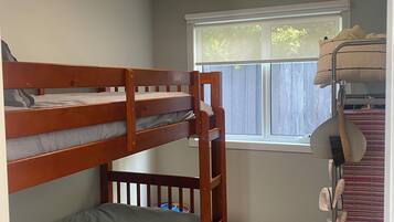 3 bedrooms, in-room safe, iron/ironing board, free WiFi