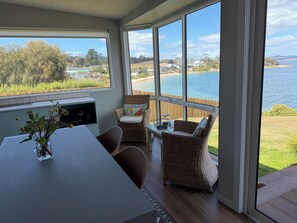 Interior - Total Beachfront, free bottle sparkling wine (Opossum Bay)