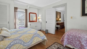 6 bedrooms, iron/ironing board, free WiFi, bed sheets - Elizabeth. 15 minutes to Lake George.
Seasonal Heated Pool. (Chestertown)
