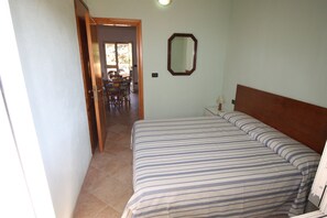 2 Schlafzimmer, Bügeleisen/Bügelbrett, Bettwäsche