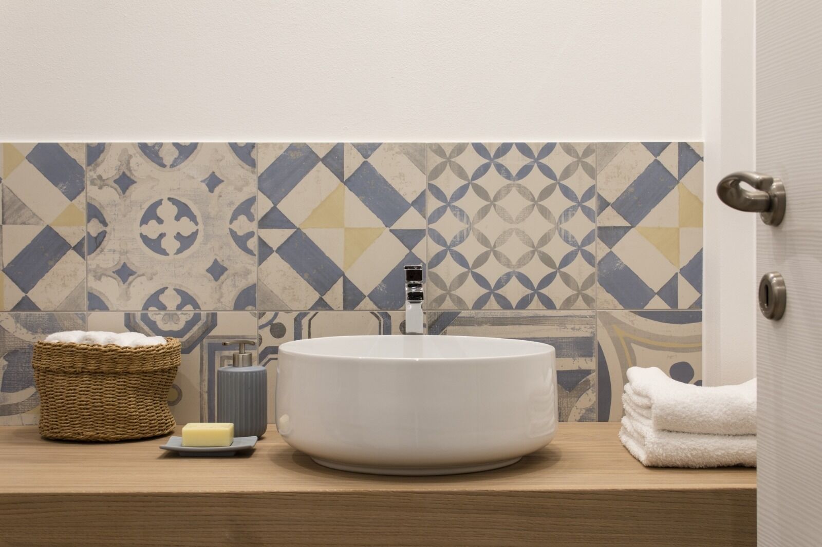 house for 10 people, 3 bedrooms, private garden, swimming pool and spa