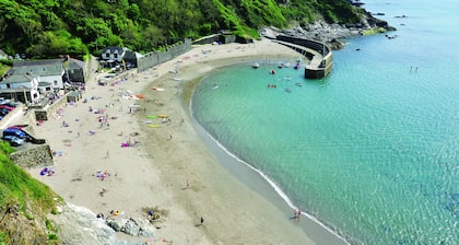 Stunning Barn Conversion, Indoor Pool, tranquil vineyard site, coastal location.