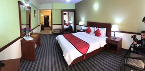 Habitación ejecutiva doble, 1 cama doble, no fumadores | Escritorio y cunas (de pago)