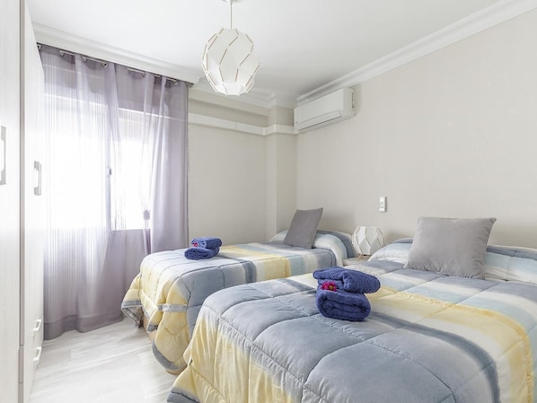 2 bedrooms, iron/ironing board, Internet, bed sheets