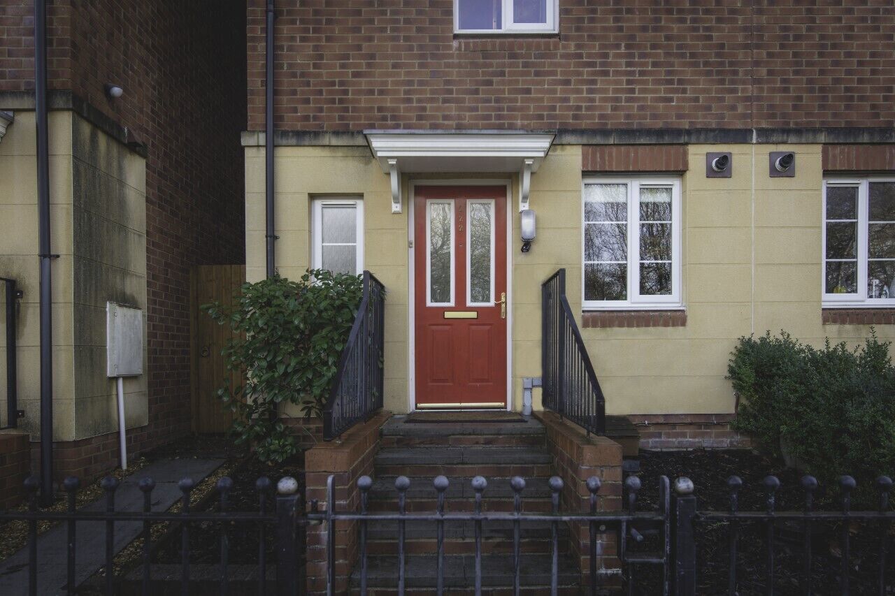 Easy access 4 bedroom house sleeps 10