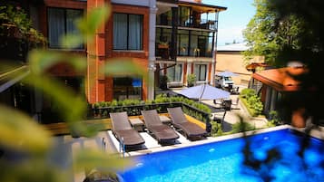 Piscina externa sazonal