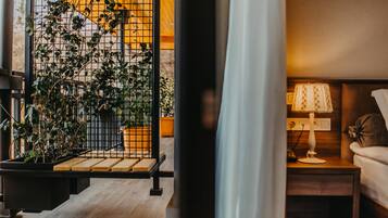 Standard Twin Room, 2 Single Beds, Non Smoking | 4 bedrooms, desk, free WiFi, bed sheets