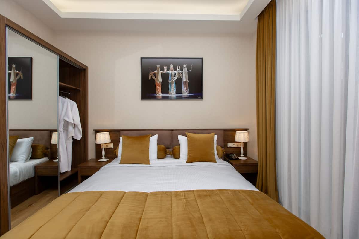 Tweepersoonskamer, 1 kingsize bed | 4 slaapkamers, een bureau, gratis wifi, beddengoed