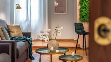 Family Apartment | Living area | 50-cm Smart TV with digital channels, TV