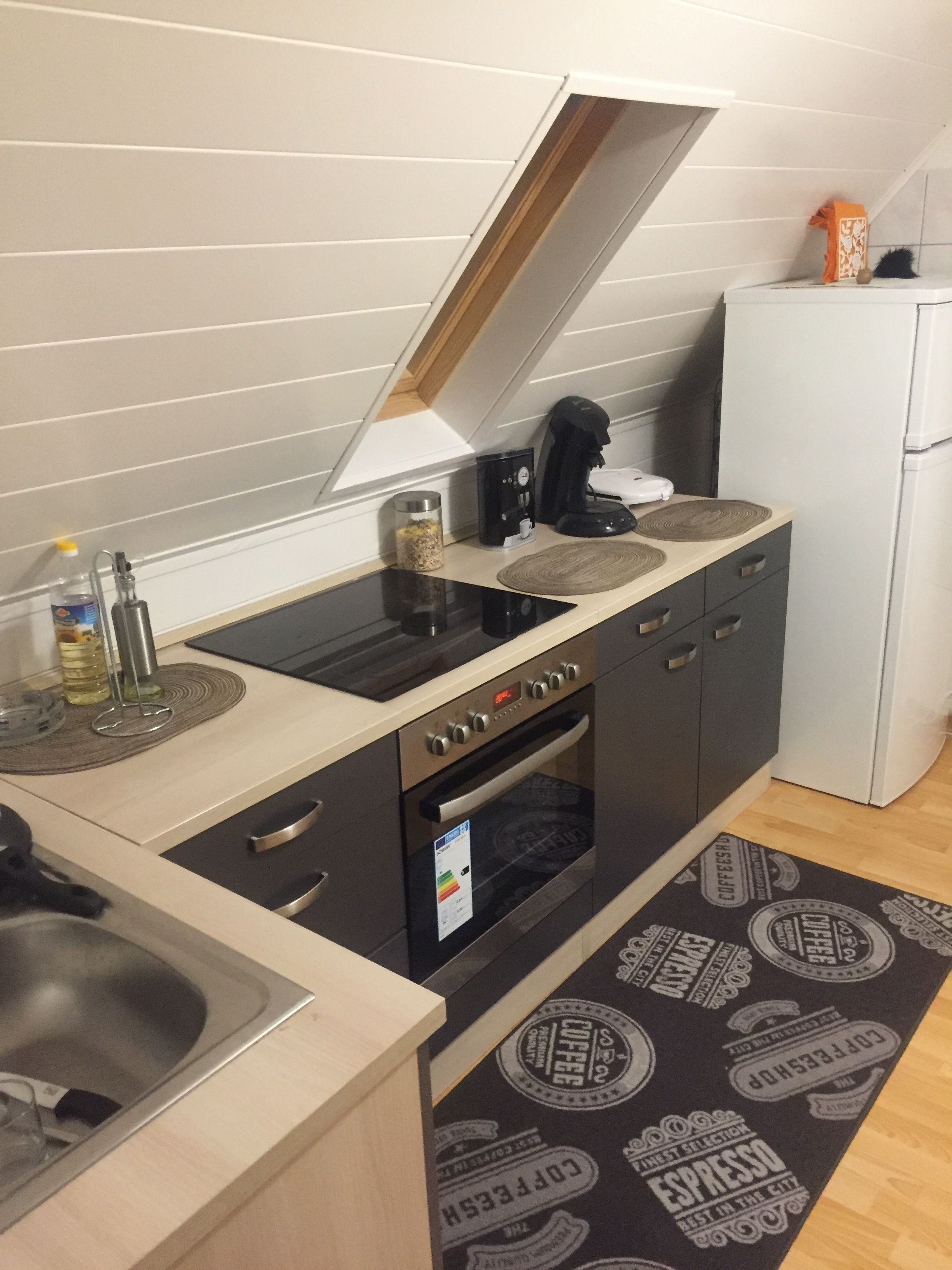 Refrigerador con freezer, microondas, horno, placa de cocina