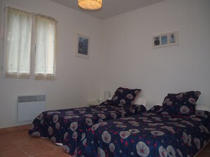 3 bedrooms, iron/ironing board, WiFi