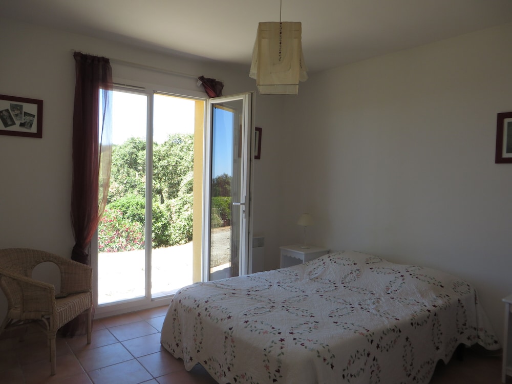 Villa Privée Avec Superbe Vue Mer Et Terrasse Ombragée Calme, Golf De St Tropez - Saint-Tropez