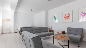 1 chambre, fer et planche à repasser, accès Internet, draps fournis