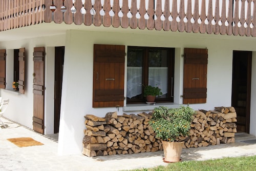 Studio intérieur bois vue sur le Mont Blanc