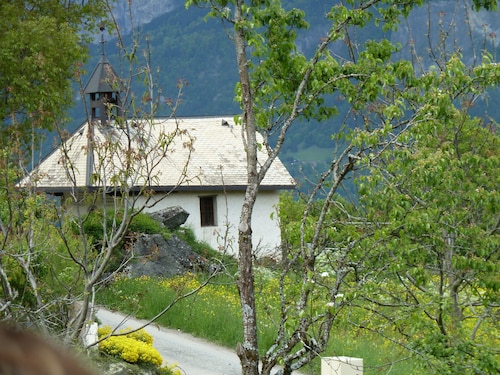 Studio intérieur bois vue sur le Mont Blanc