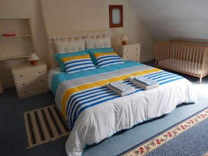 3 chambres, coffres-forts dans les chambres, bureau