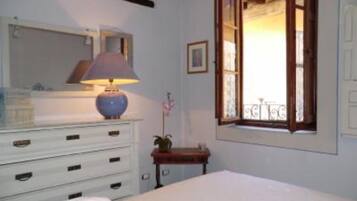 1 camera, ferro/asse da stiro, culla da viaggio, Wi-Fi gratuito