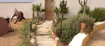 SUPER VACATION OFFER 1200€ PER WEEK