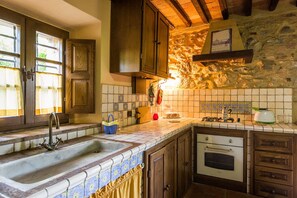 Fridge, oven, stovetop, coffee/tea maker - Apartment/ flat - Chianni (Chianni)