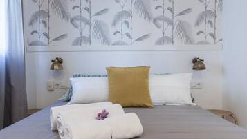 2 slaapkamers, een strijkplank/strijkijzer, internet, beddengoed