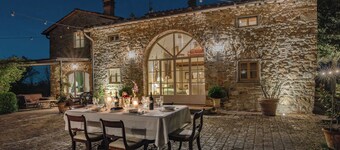 Hecha para reunirse, del resto nos encargamos nosotros – Villa con piscina