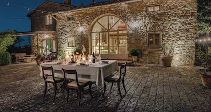 Dedicated Concierge service, heated pool, ensuite bathrooms, few min to Florence