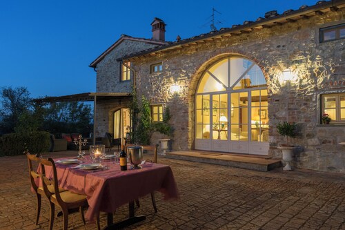 Tailored to you - Villa with Concierge, heated pool, 20 min to Florence center