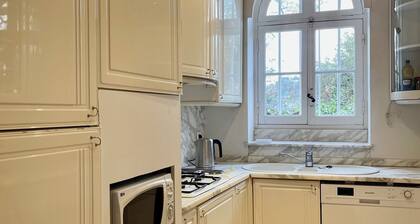 House with character with outstanding views. 5 to 9 persons