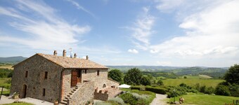 Large double bedroom: private bathroom, private access, garden and swimming pool