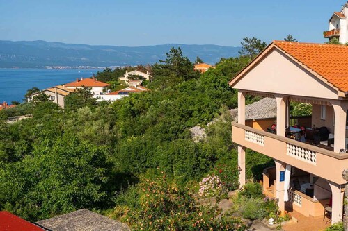 Studio with terrace and beautiful sea views