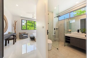 Shower, hair dryer, bidet, towels