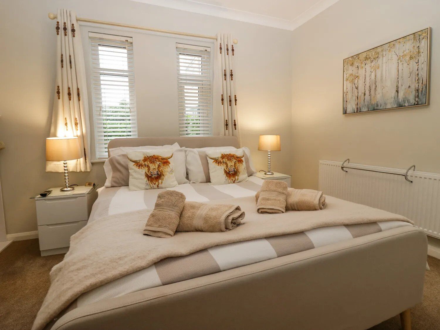 4 bedrooms, desk, iron/ironing board, travel cot