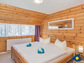 1 bedroom, bed sheets