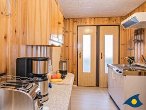 Unclassified image, 5 of 17, button