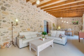 TV - Rural finca with large pool Mamici in Mallorca (Capdepera)